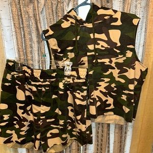 Camouflage Top w/Hoodie and Shorts